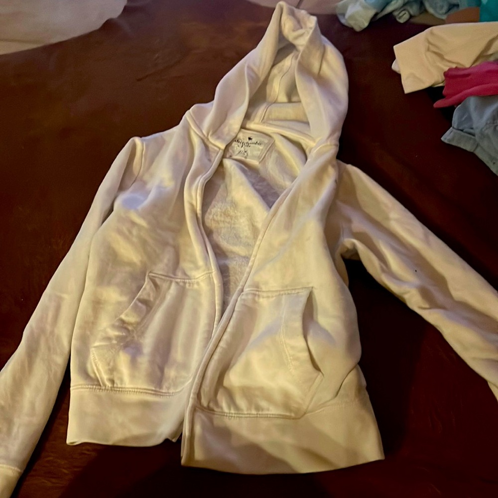 Girls Abercrombie and Fitch white zip up sweater